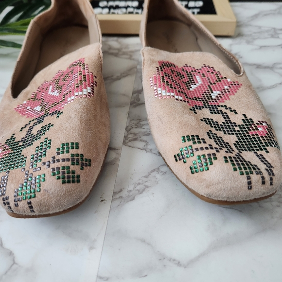Donald J Pilner Hiro Floral Embellished Suede Slip On Flats - Picture 3 of 7
